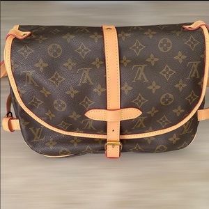 Louis Vitton Vintage Saumur 30- authentic